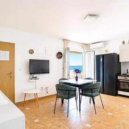 Timila Azure Cosy Seaview
