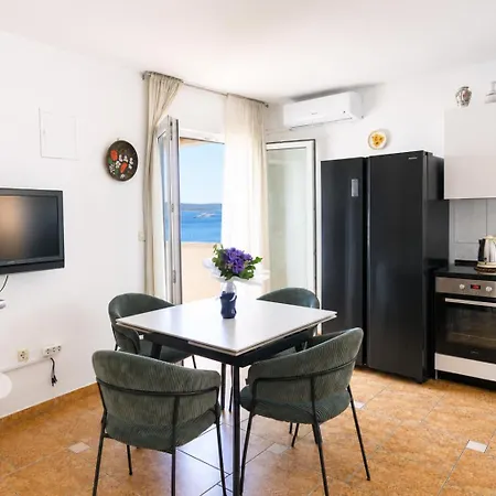 Timila Azure Cosy Seaview