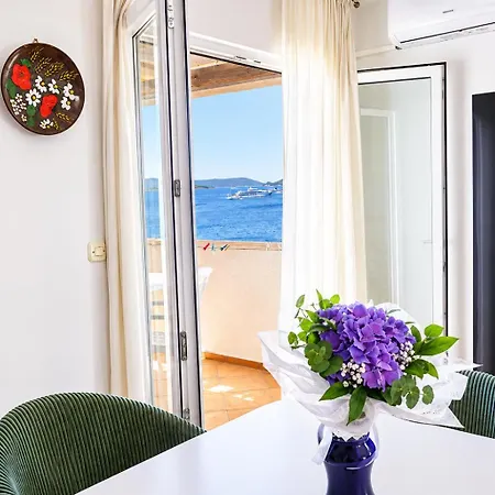 アパート Timila Azure Cosy Seaview オクルグ・ゴルニ